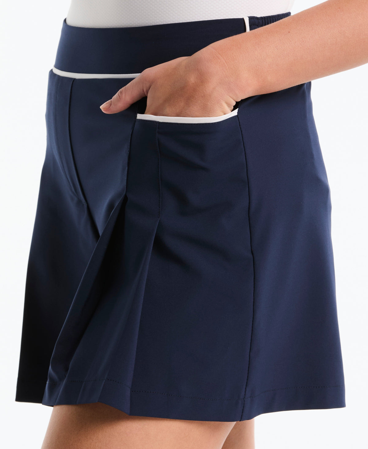 Original Penguin Women's 5" Piped Pleated Shorts